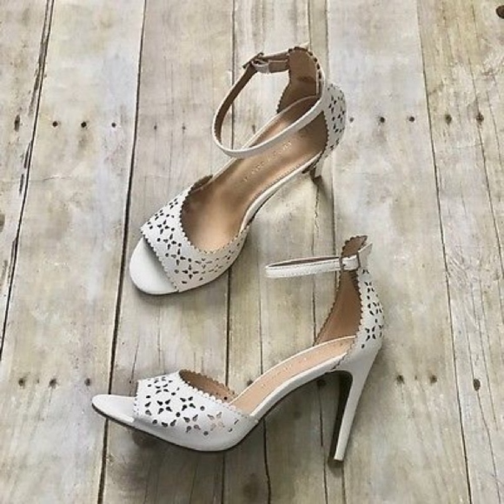 LC Lauren Conrad White Floral High Heel Sandal NWT - Picture 4 of 4